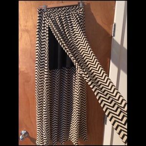 Akira flowy chevron maxi skirt